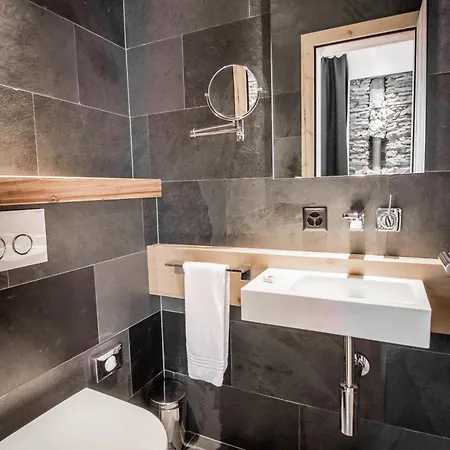 The Dom Operated By Dorint * 萨斯费